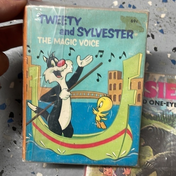 Vintage Big Little Books 3 Pack Lassie, Tweety and Sykvester - Picture 2 of 8